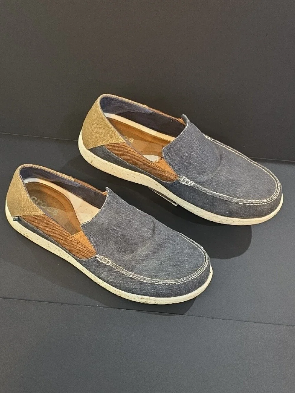 CROCS Santa Cruz 2 Men's Slip-On Loafers in Gray and Brown Size 13